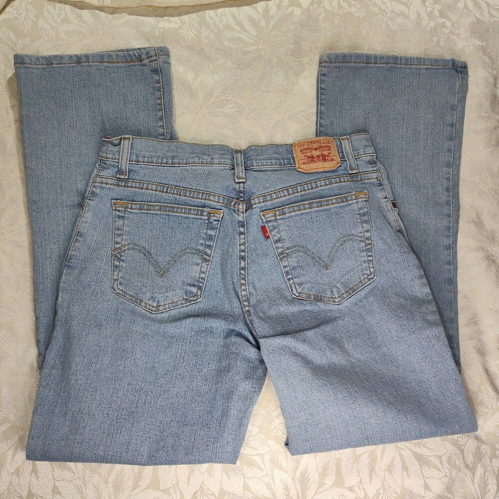 Levi's Jeans Womens 12M Lightwash Blue 550 Relaxed Fit Bootcut Stretchy Midrise
